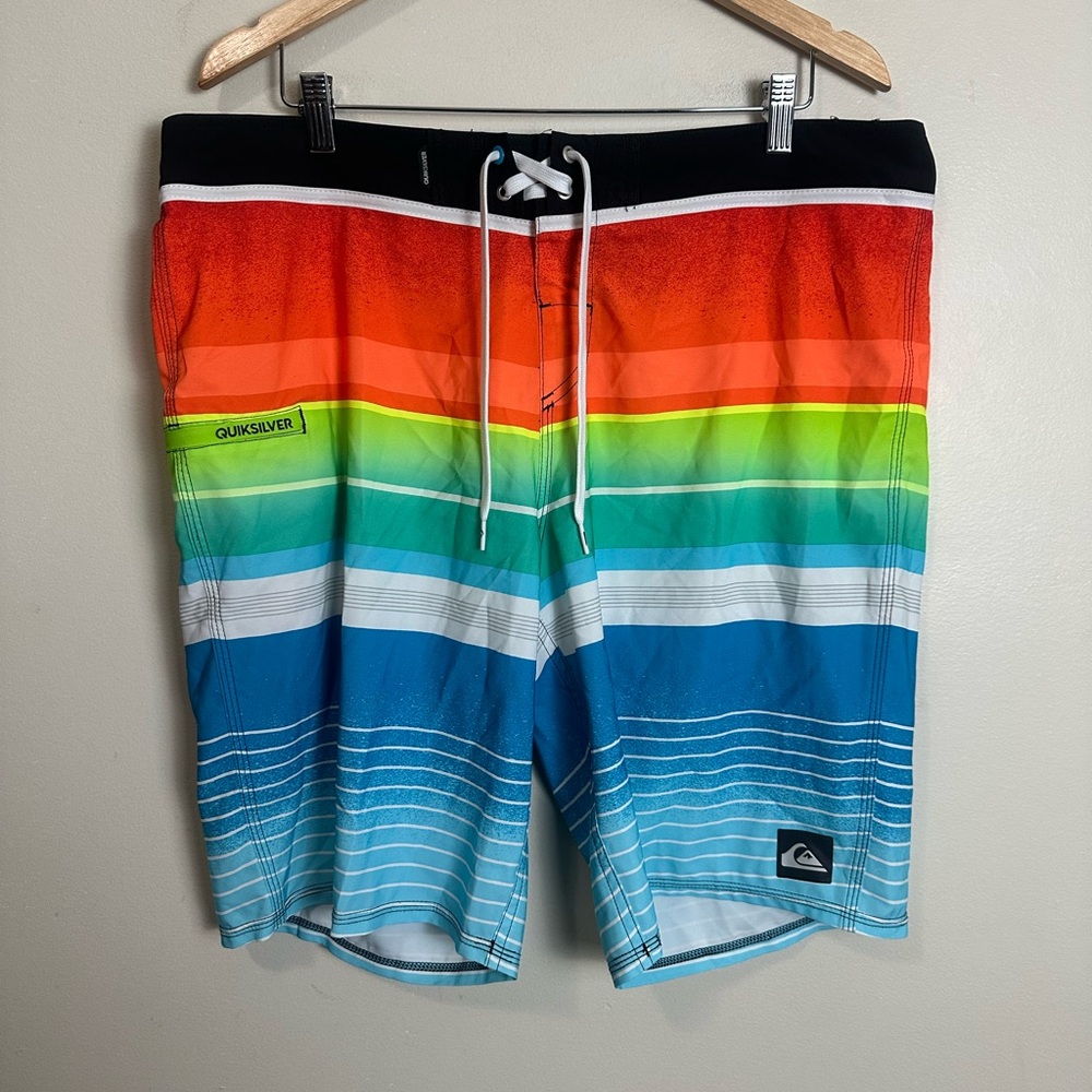 Quiksilver Size 38 Men's Rainbow Stripe Swim Shorts